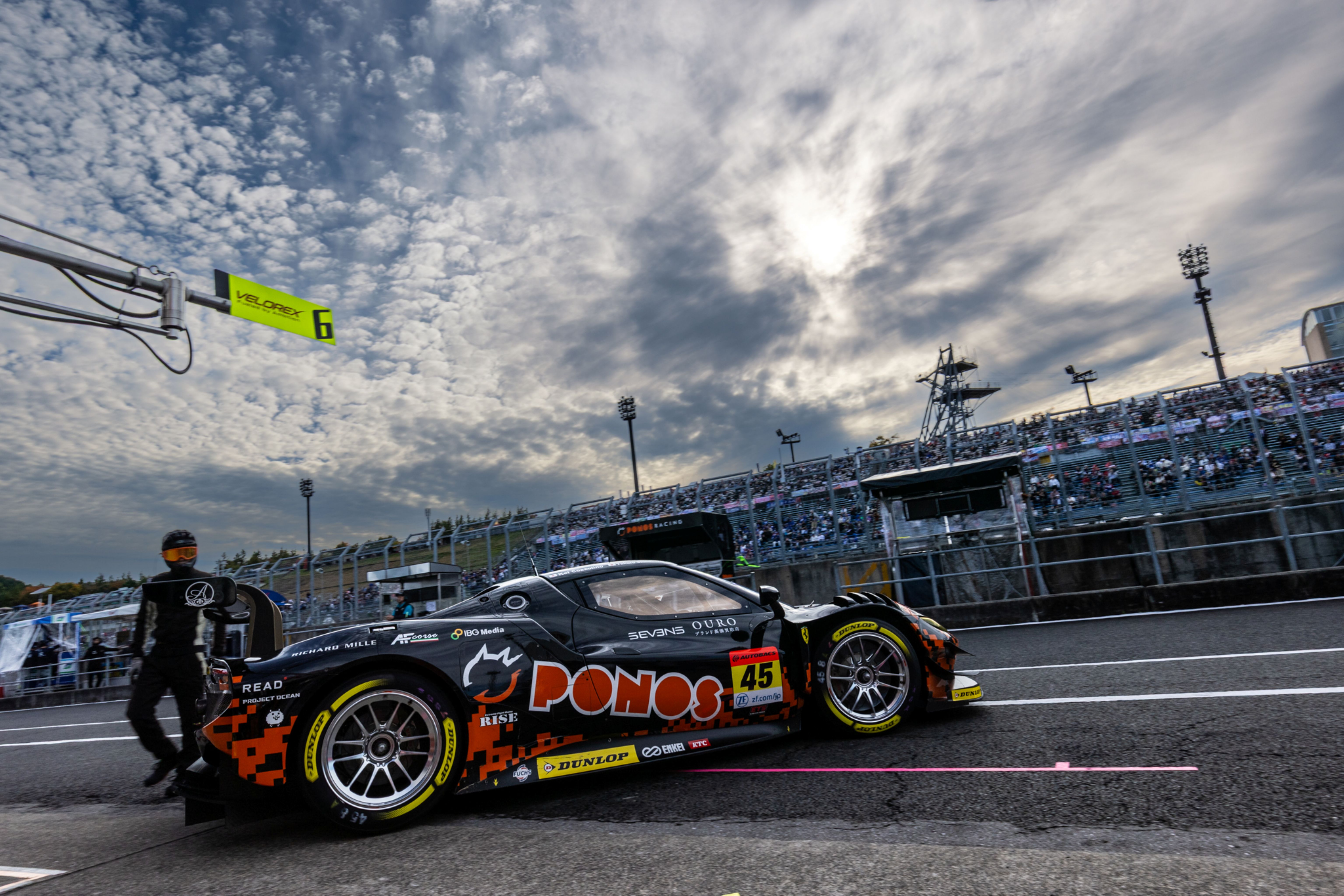 今シーズンを象徴するかの様にタイヤに苦しみ、最終戦21位でシーズンを締めくくる。